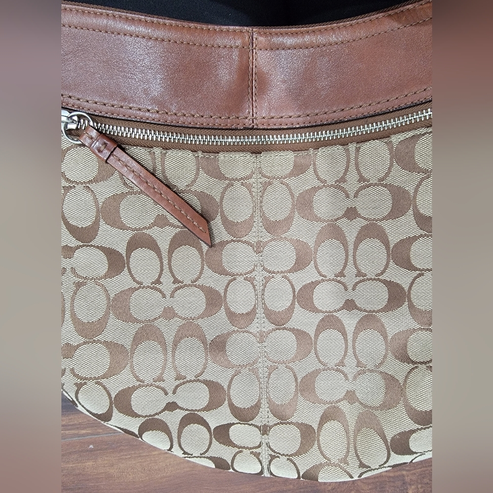 Coach Hobo Bag Buckle Pleated Brown Monogram Signature Handbag Purse - Picture 10 of 15